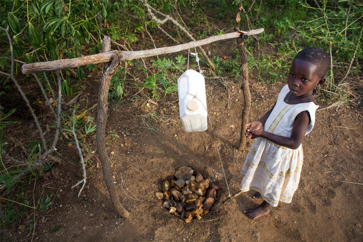 Slideshow-IFRC-Reaching-where-the-water-doesnt-05.jpg